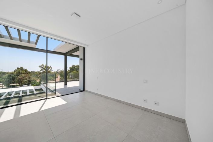 Image No.26-4 Bed Villa for sale