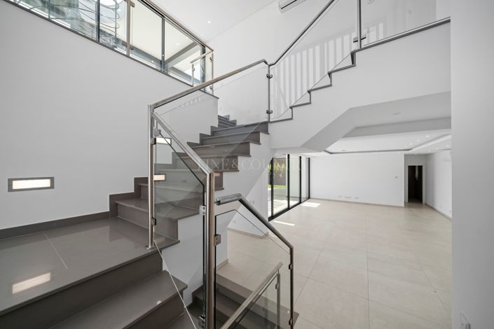 Image No.34-4 Bed Villa for sale