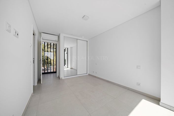 Image No.37-4 Bed Villa for sale