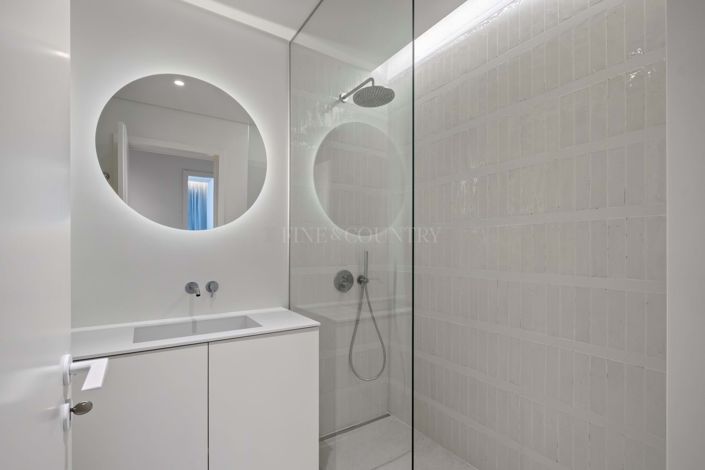 Image No.24-3 Bed Apartment for sale