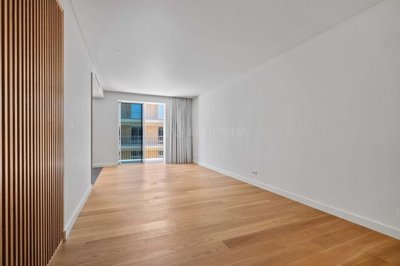 2104-353715-14d4e763c151089fe37f379b2f9be1ace