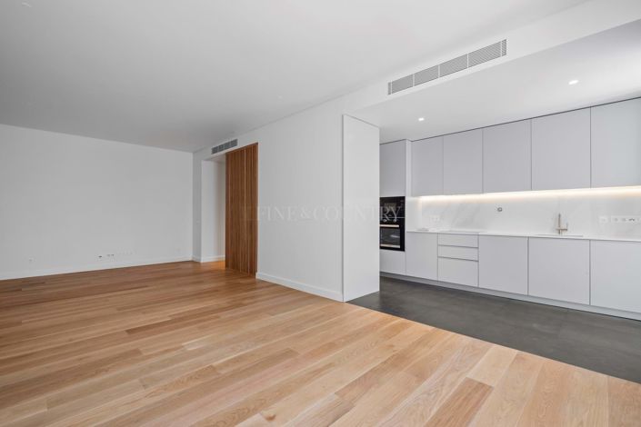 Image No.8-3 Bed Apartment for sale