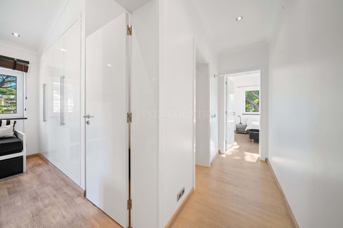 Image No.40-4 Bed Villa for sale