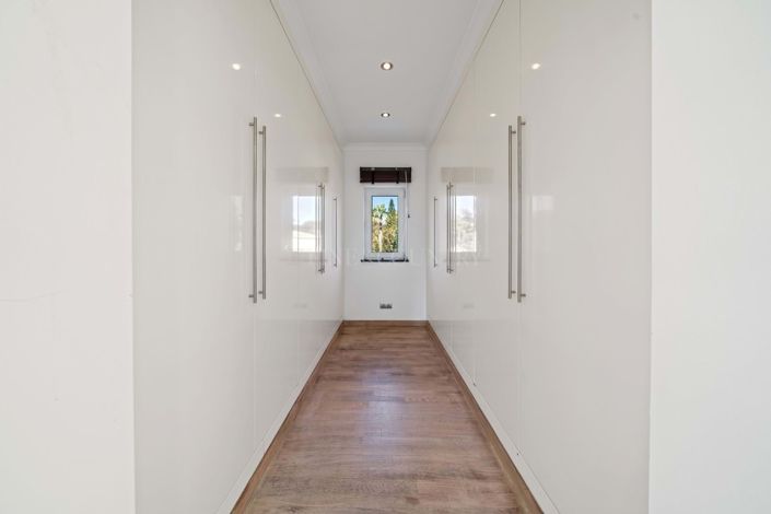 Image No.41-4 Bed Villa for sale