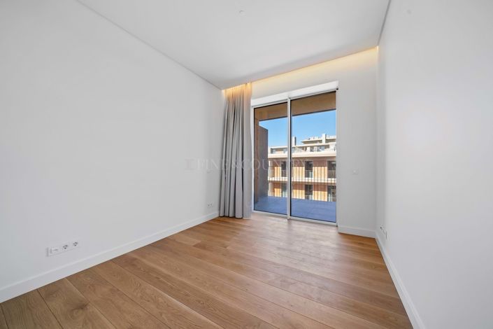 Image No.28-2 Bed Apartment for sale