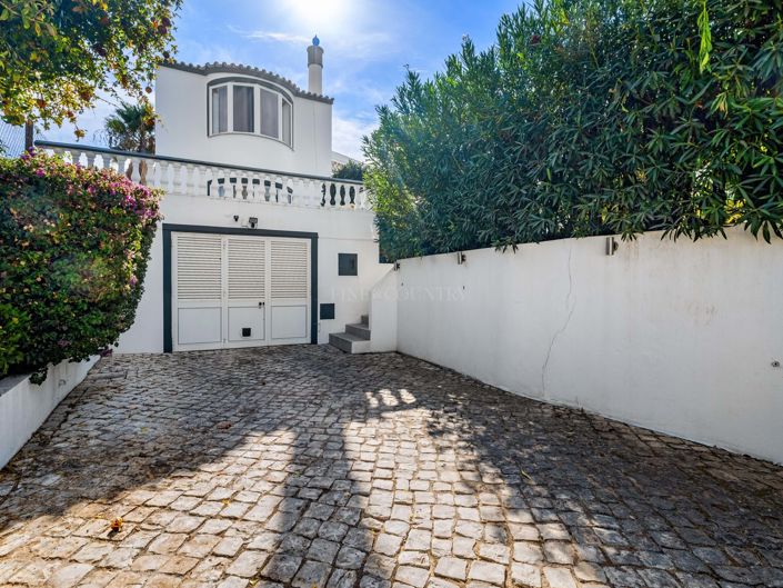 Image No.3-3 Bed Villa for sale