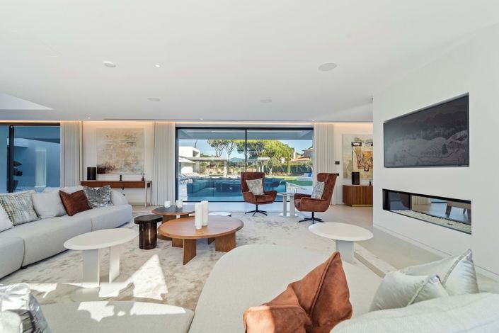 Image No.10-7 Bed Villa for sale