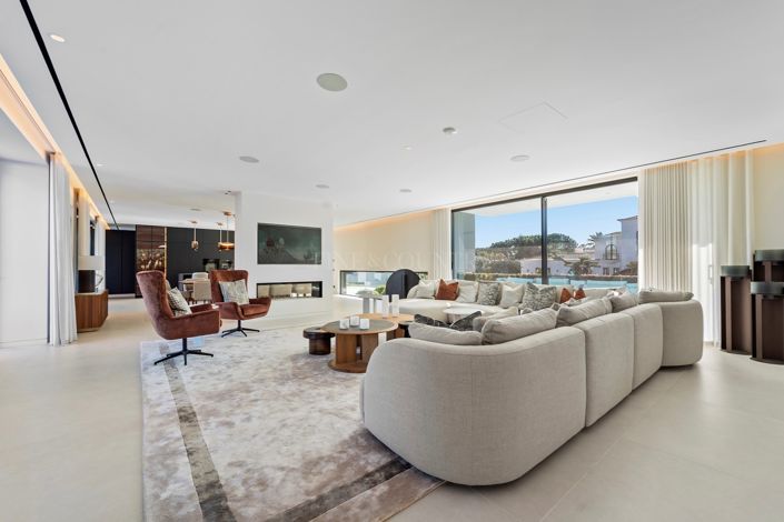 Image No.11-7 Bed Villa for sale