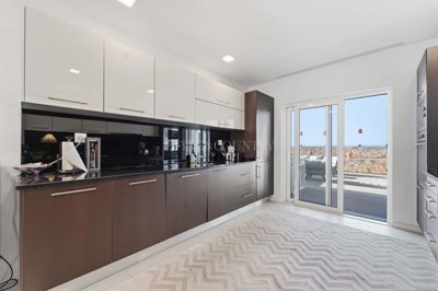 2104-369090-14d4e763c151089fe37f379b2f9be1ace