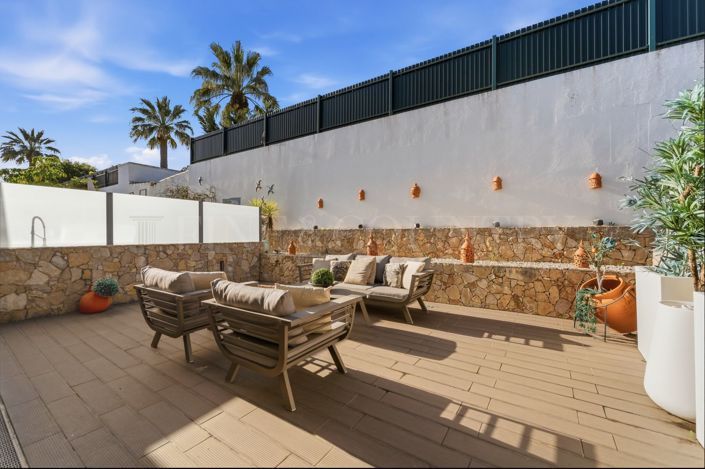 Image No.14-4 Bed Townhouse for sale