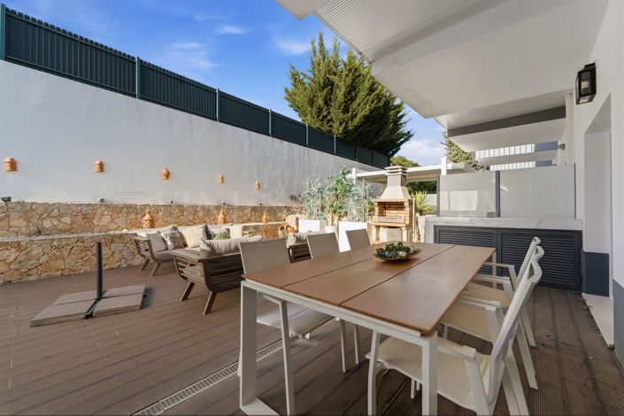 Image No.15-4 Bed Townhouse for sale