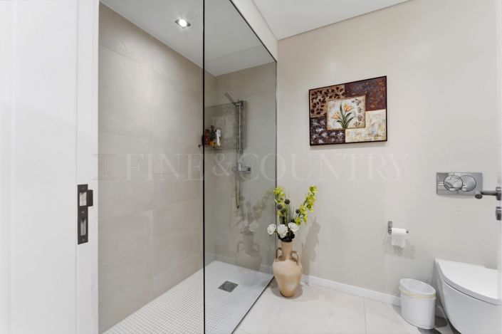 Image No.21-4 Bed Townhouse for sale