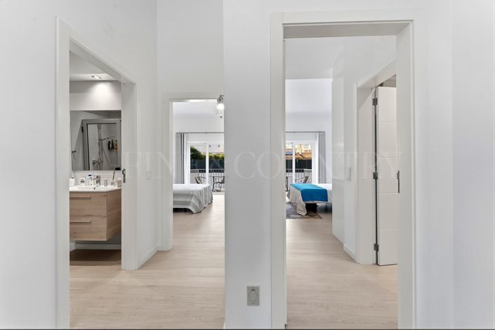 Image No.24-4 Bed Townhouse for sale