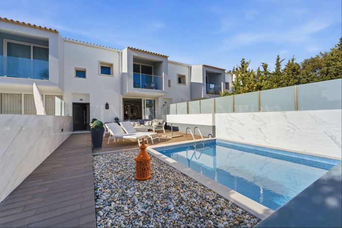 Image No.44-4 Bed Townhouse for sale