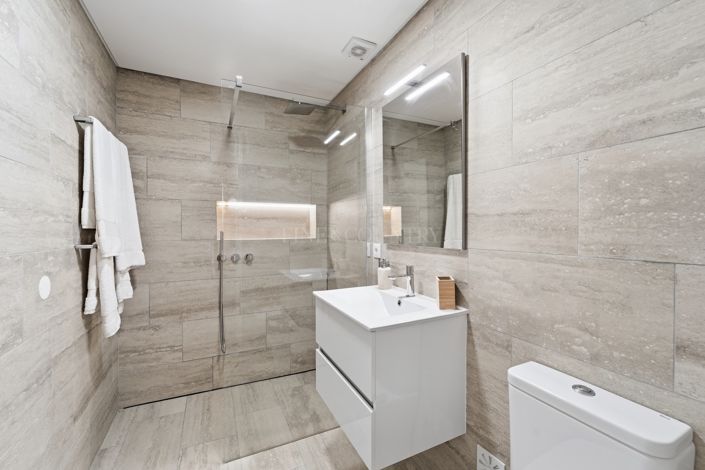 Image No.12-3 Bed Villa for sale