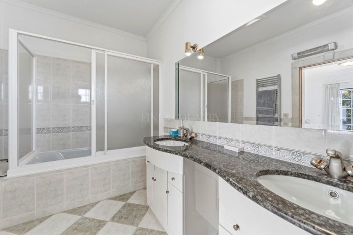 Image No.25-4 Bed Villa for sale