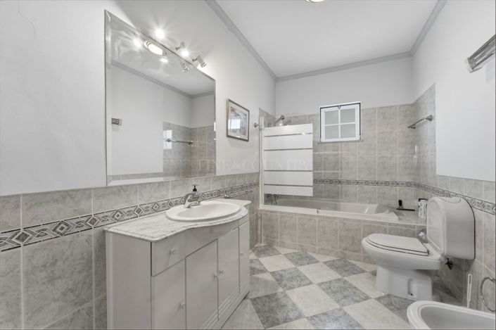 Image No.30-4 Bed Villa for sale