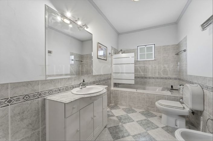 Image No.31-4 Bed Villa for sale