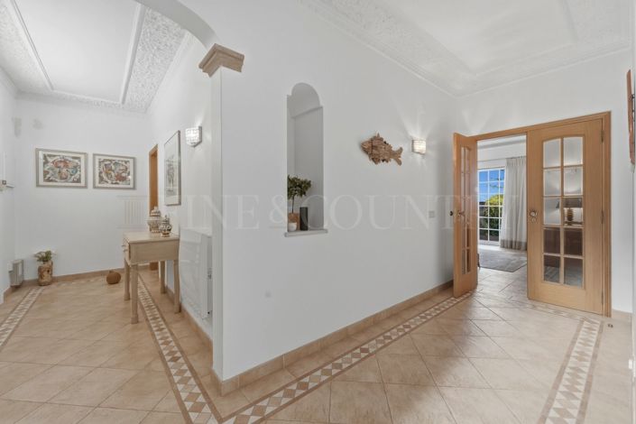 Image No.10-4 Bed Villa for sale