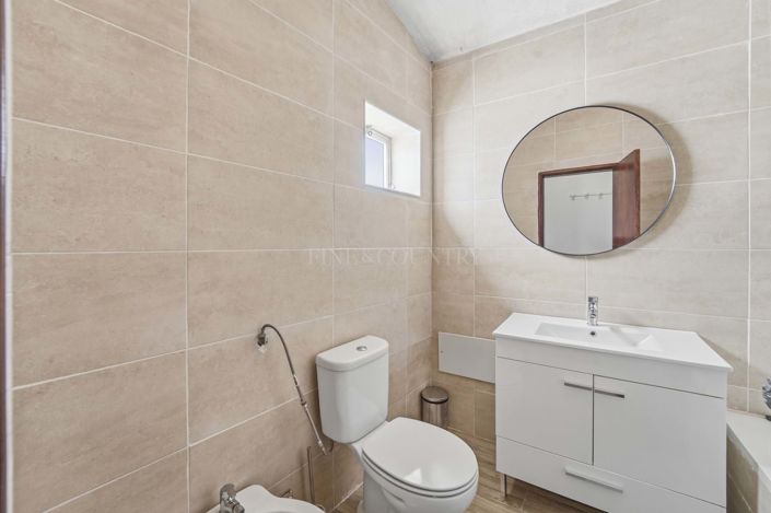 Image No.11-6 Bed Country House for sale