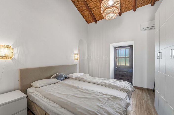 Image No.12-6 Bed Country House for sale