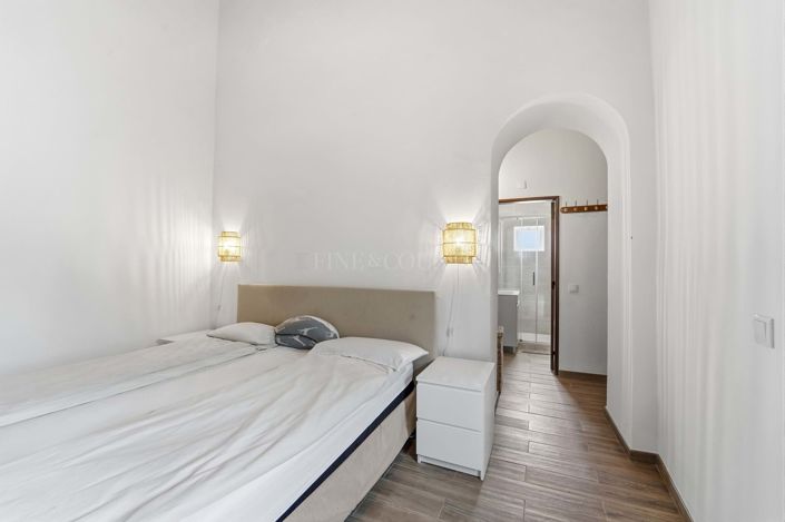 Image No.13-6 Bed Country House for sale