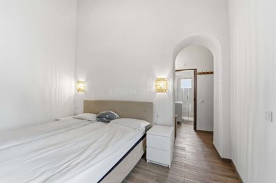 2104-371722-14d4e763c151089fe37f379b2f9be1ace