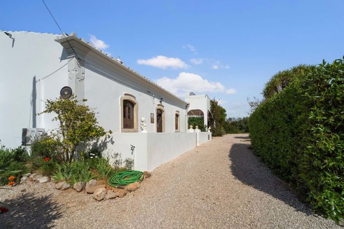 Image No.2-6 Bed Country House for sale