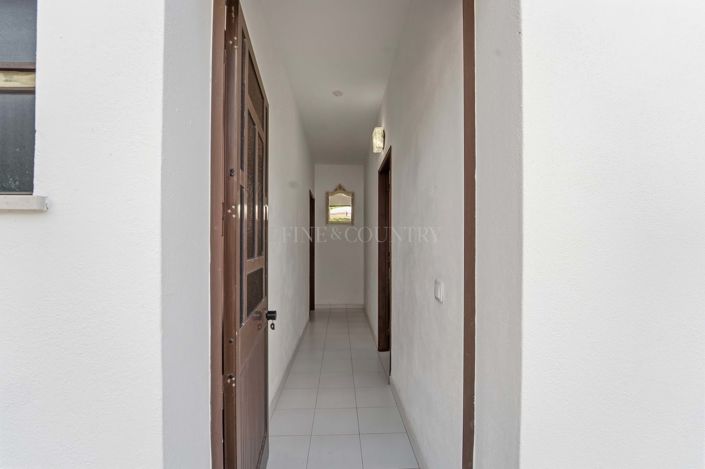 Image No.21-6 Bed Country House for sale