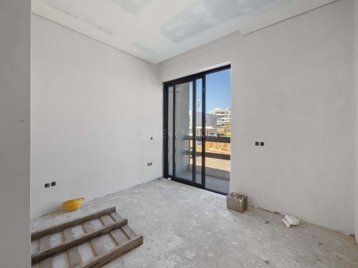 Image No.13-4 Bed Townhouse for sale