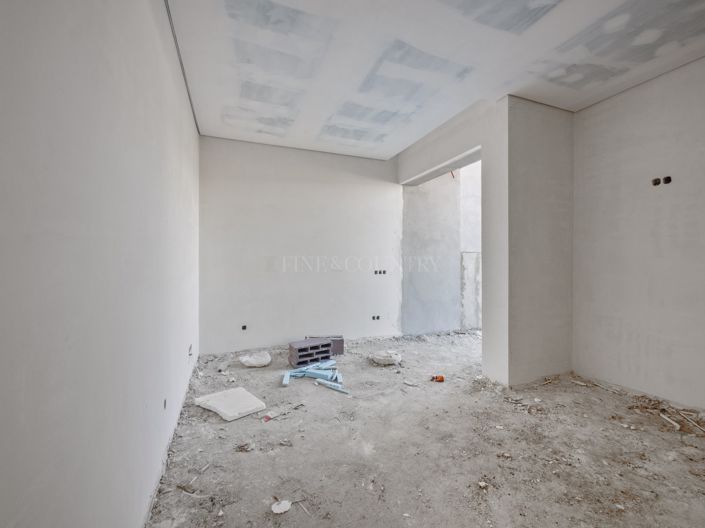 Image No.15-4 Bed Townhouse for sale