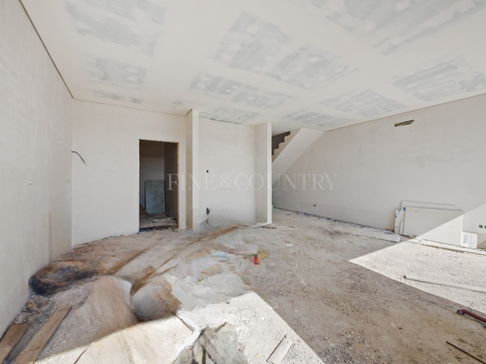 Image No.11-3 Bed Townhouse for sale