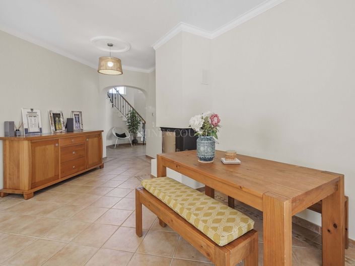 Image No.10-3 Bed Property for sale