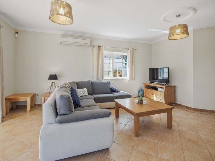 Image No.11-3 Bed Property for sale