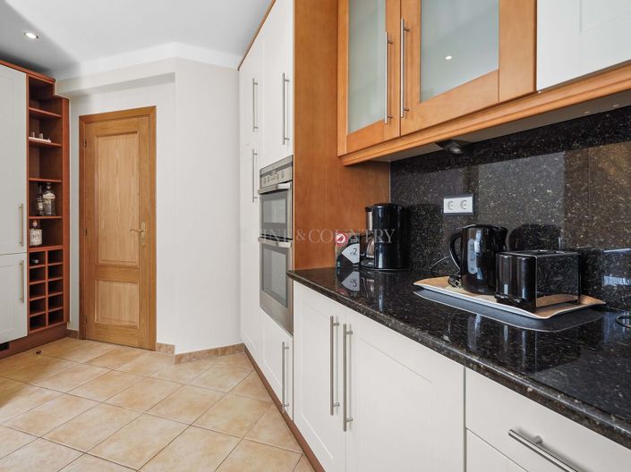 Image No.17-3 Bed Property for sale