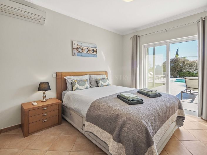 Image No.25-3 Bed Property for sale