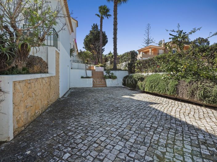 Image No.52-3 Bed Property for sale