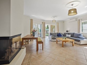 2104-372681-14d4e763c151089fe37f379b2f9be1ace