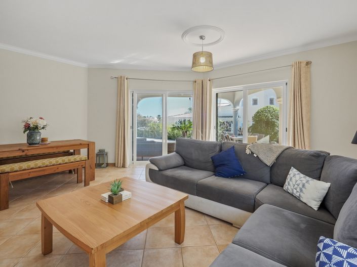 Image No.9-3 Bed Property for sale