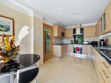 2104-372953-14d4e763c151089fe37f379b2f9be1ace