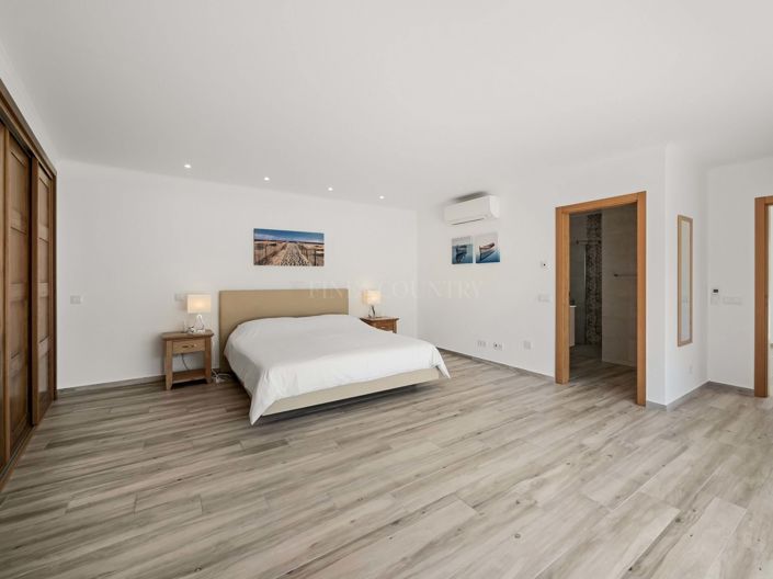 Image No.20-4 Bed Villa for sale