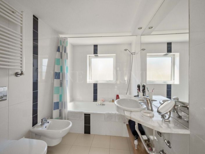 Image No.17-2 Bed Townhouse for sale