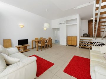 2104-372348-14d4e763c151089fe37f379b2f9be1ace