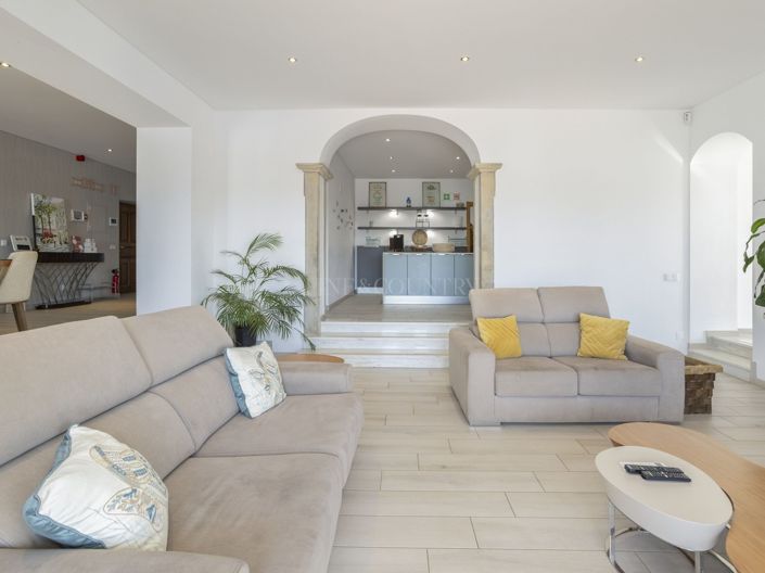 Image No.11-6 Bed Villa for sale