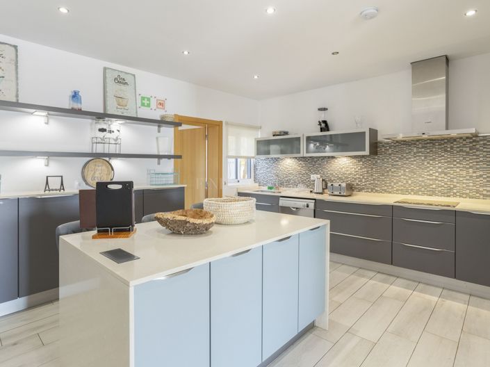 Image No.14-6 Bed Villa for sale