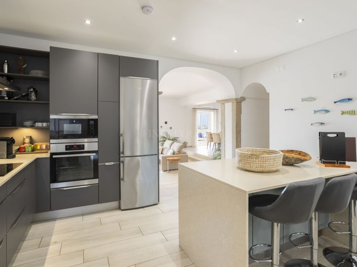 Image No.15-6 Bed Villa for sale