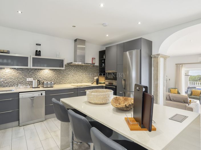 Image No.3-6 Bed Villa for sale