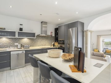 2104-373677-14d4e763c151089fe37f379b2f9be1ace