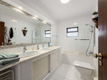 2104-373754-14d4e763c151089fe37f379b2f9be1ace