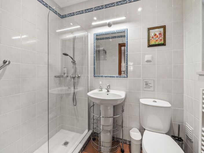 Image No.24-4 Bed Villa for sale